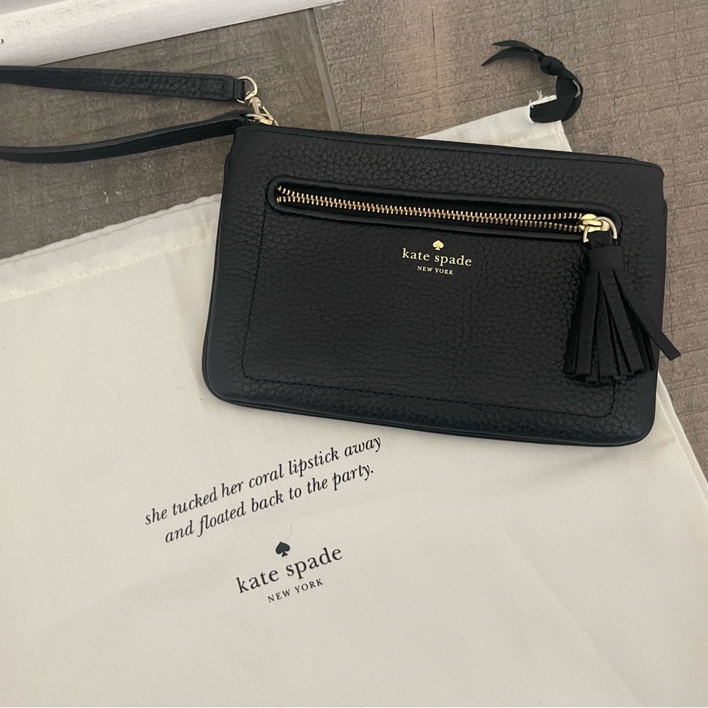 Kate Spade black pebble leather wristlet